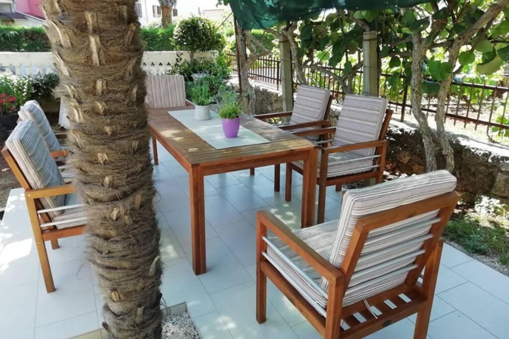 Near Beach - Apartments Marica - Studio Rovinj Exterior foto